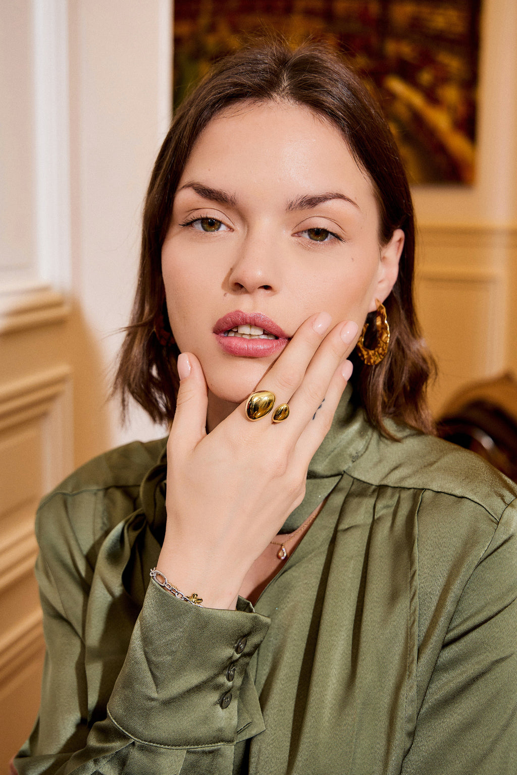 Bague Dorée Avec Deux Boutons Irréguliers Brillants