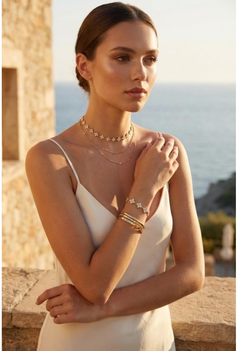 Bracelet trèfles pavés de zircons doré