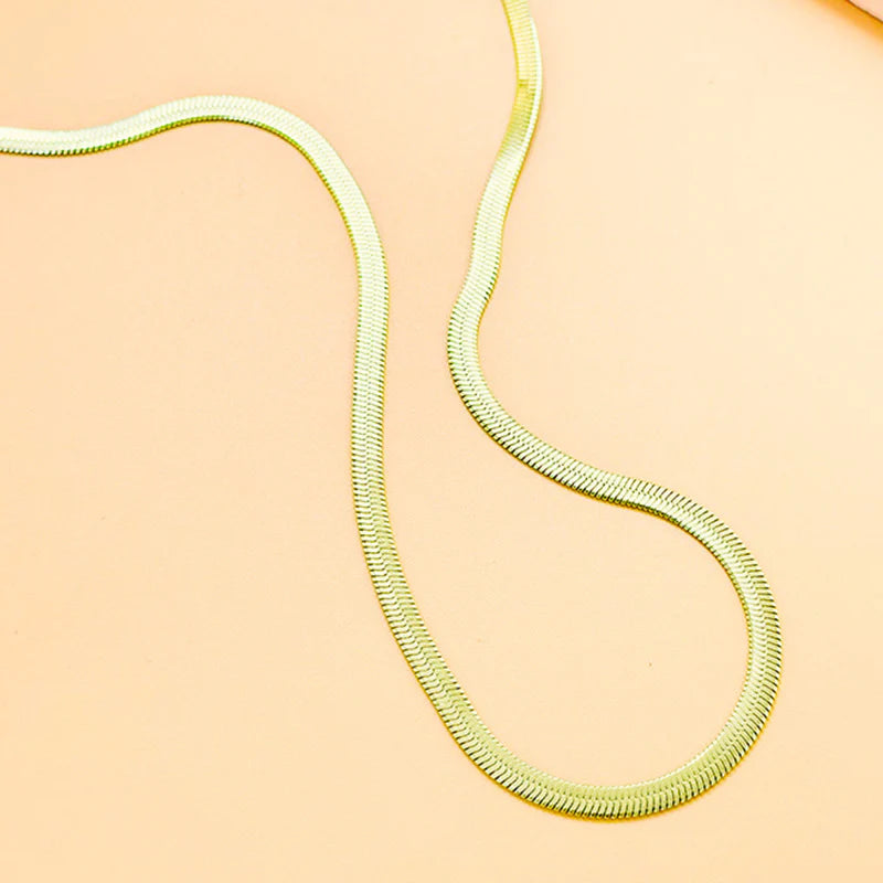 Collier Doré Chaîne Plate Serpent Moyenne 4mm d'épaisseur