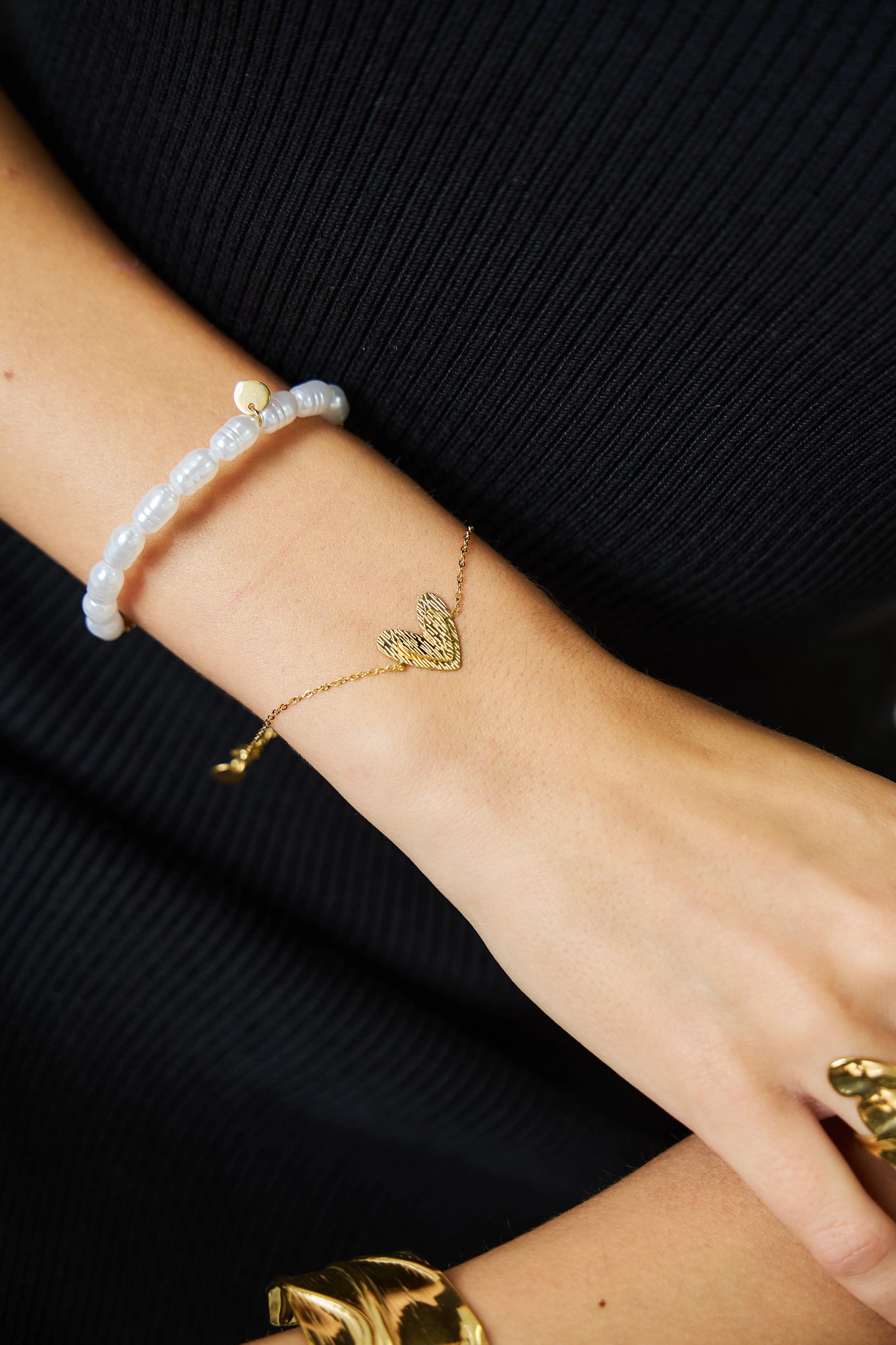 Bracelet doré mi jonc mi perle