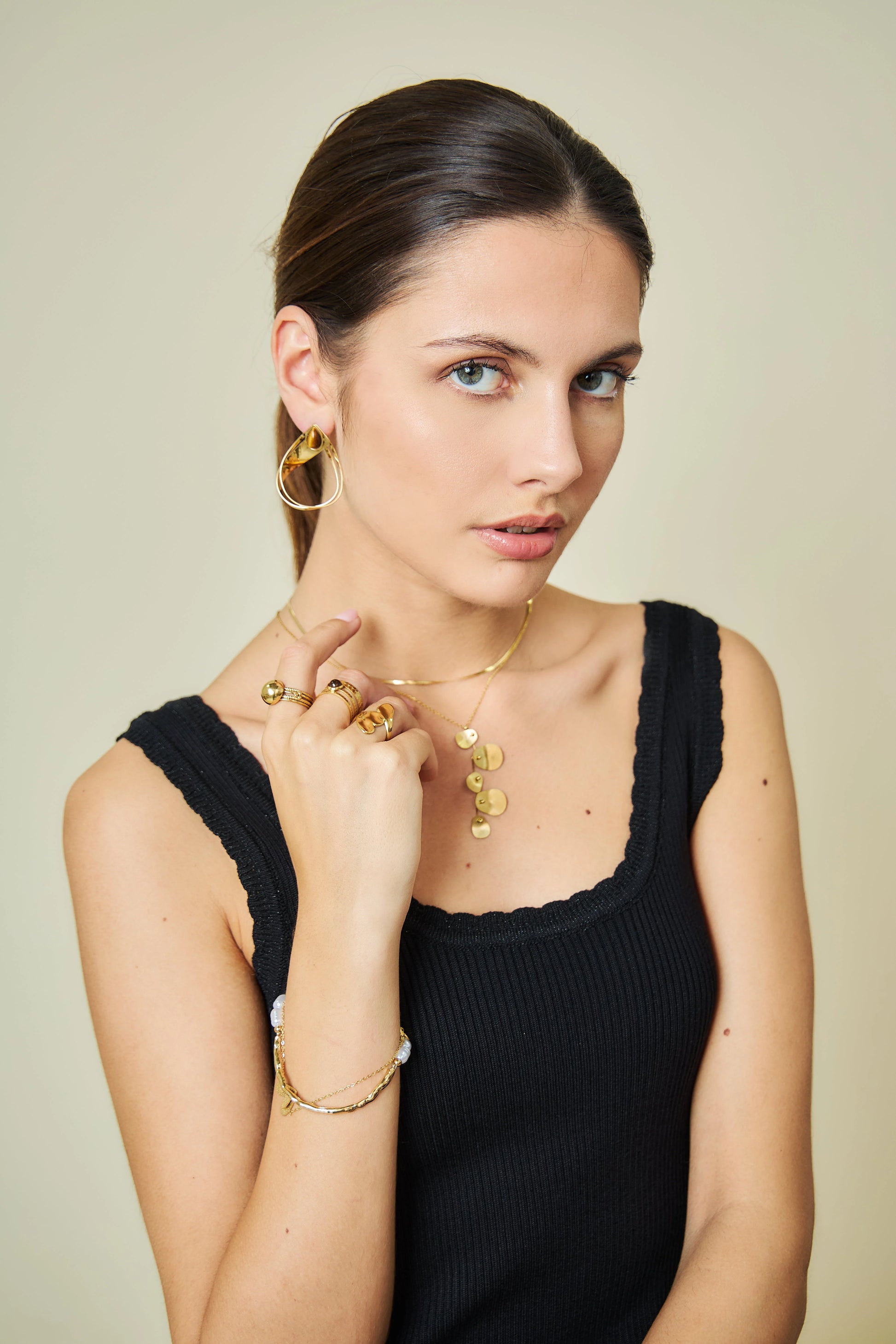 Bracelet doré mi jonc mi perle