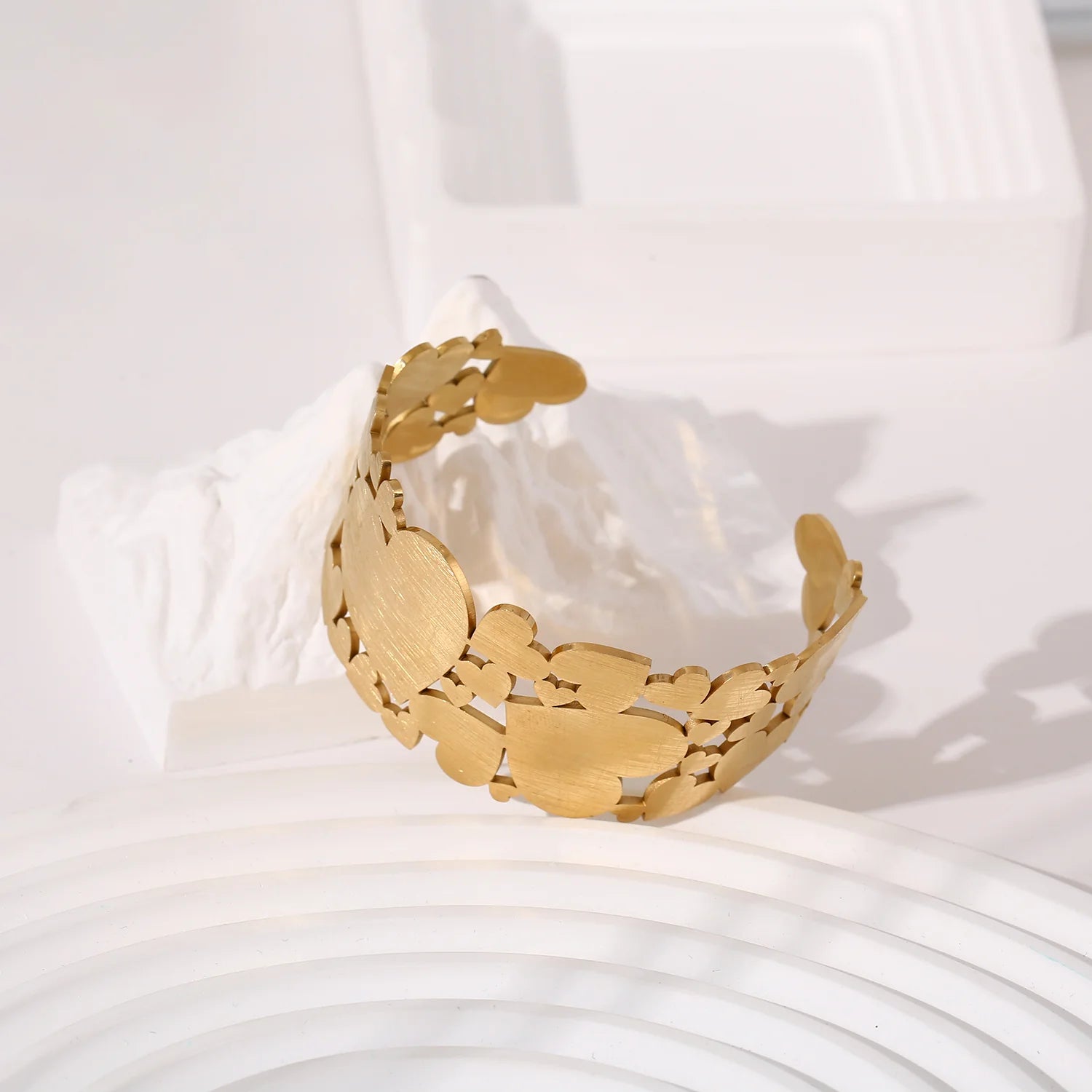 Bracelet Jonc Cœurs Dorés Brossés