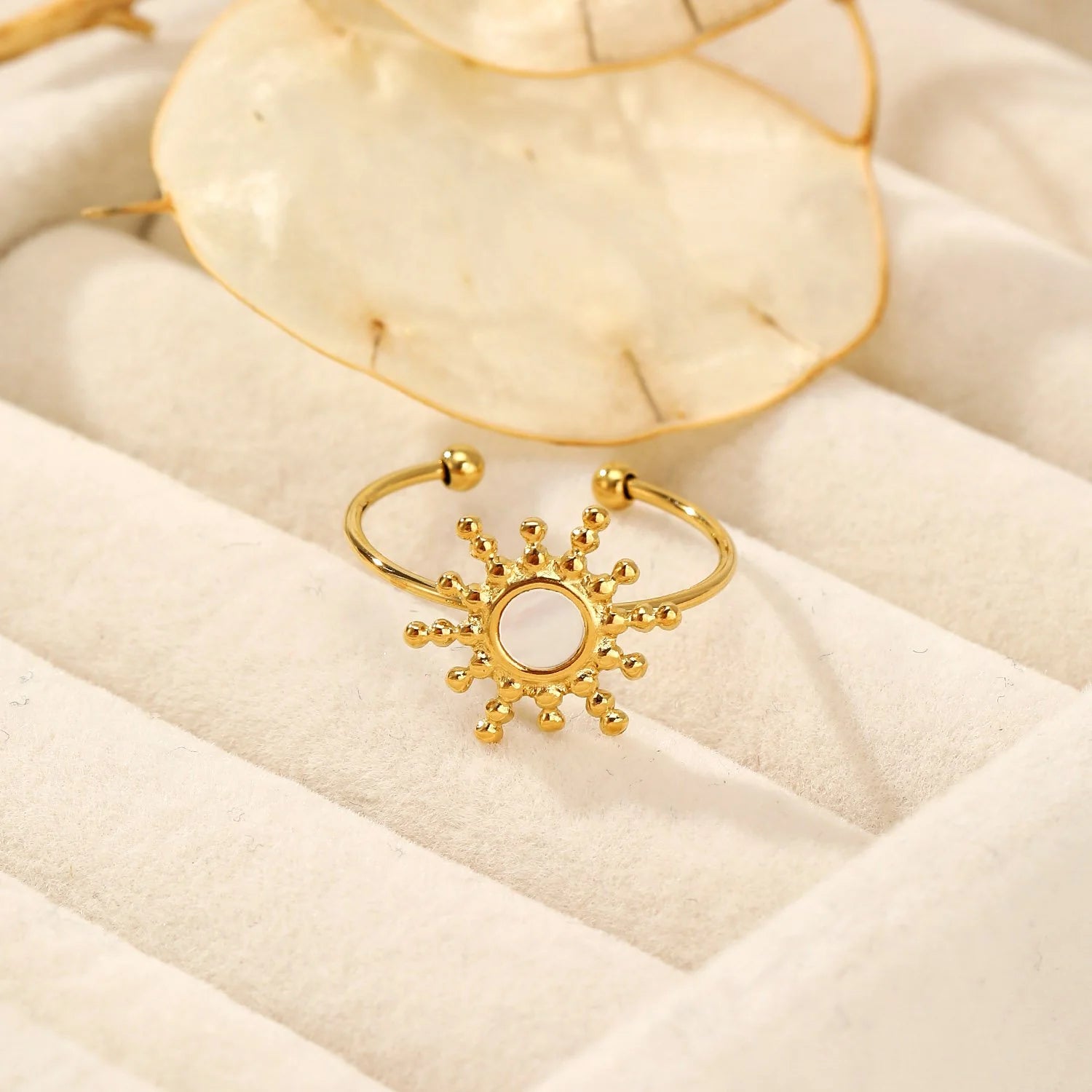 Bague Dorée Nacre Soleil