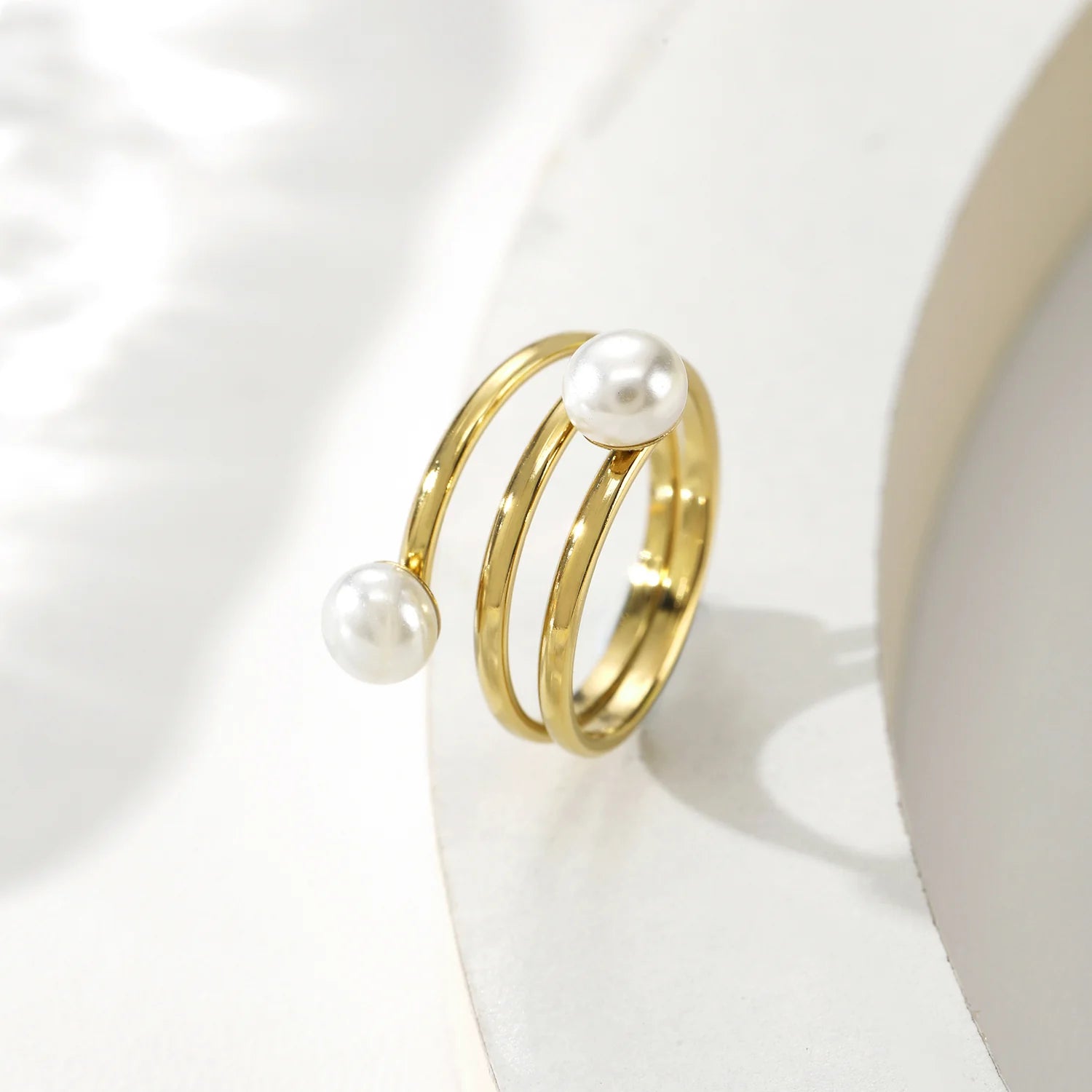 Bague dorée mlulti lignes avec perles