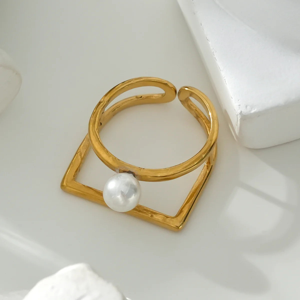 Bague Dorée Double Cordes Avec Perle