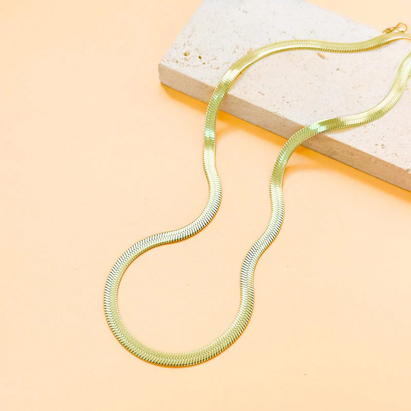 Collier Doré Chaîne Plate Serpent Moyenne 4mm d'épaisseur