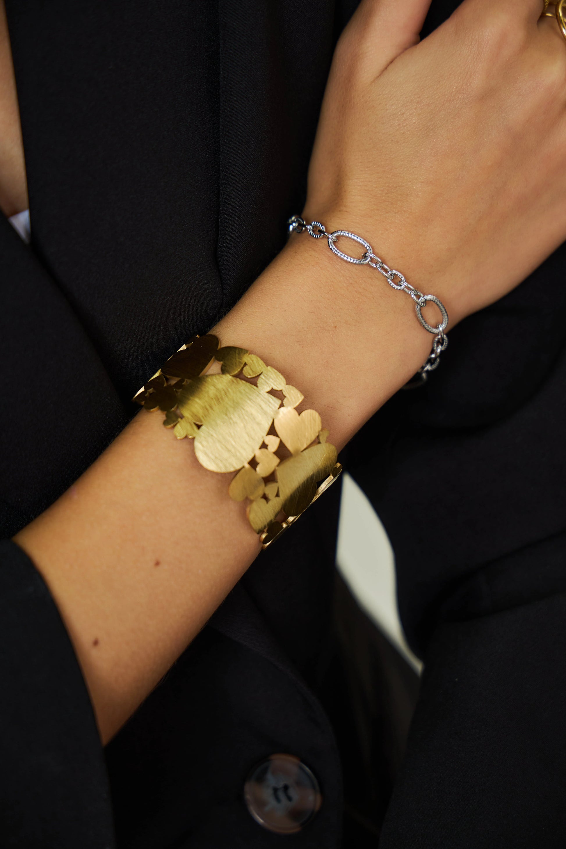 Bracelet Jonc Cœurs Dorés Brossés