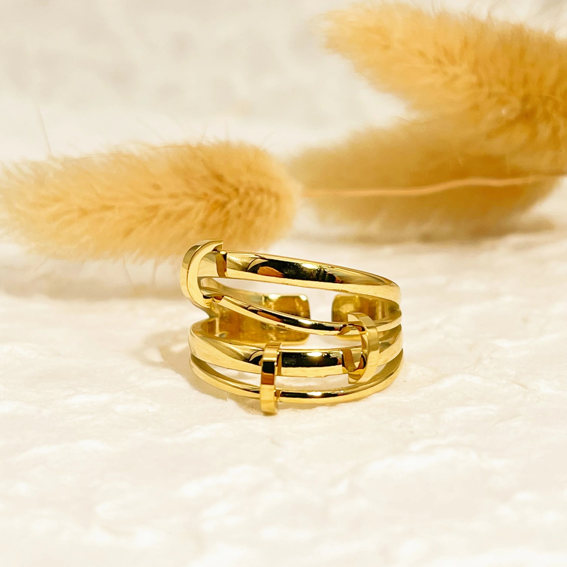 Bague dorée multi lignes vagues