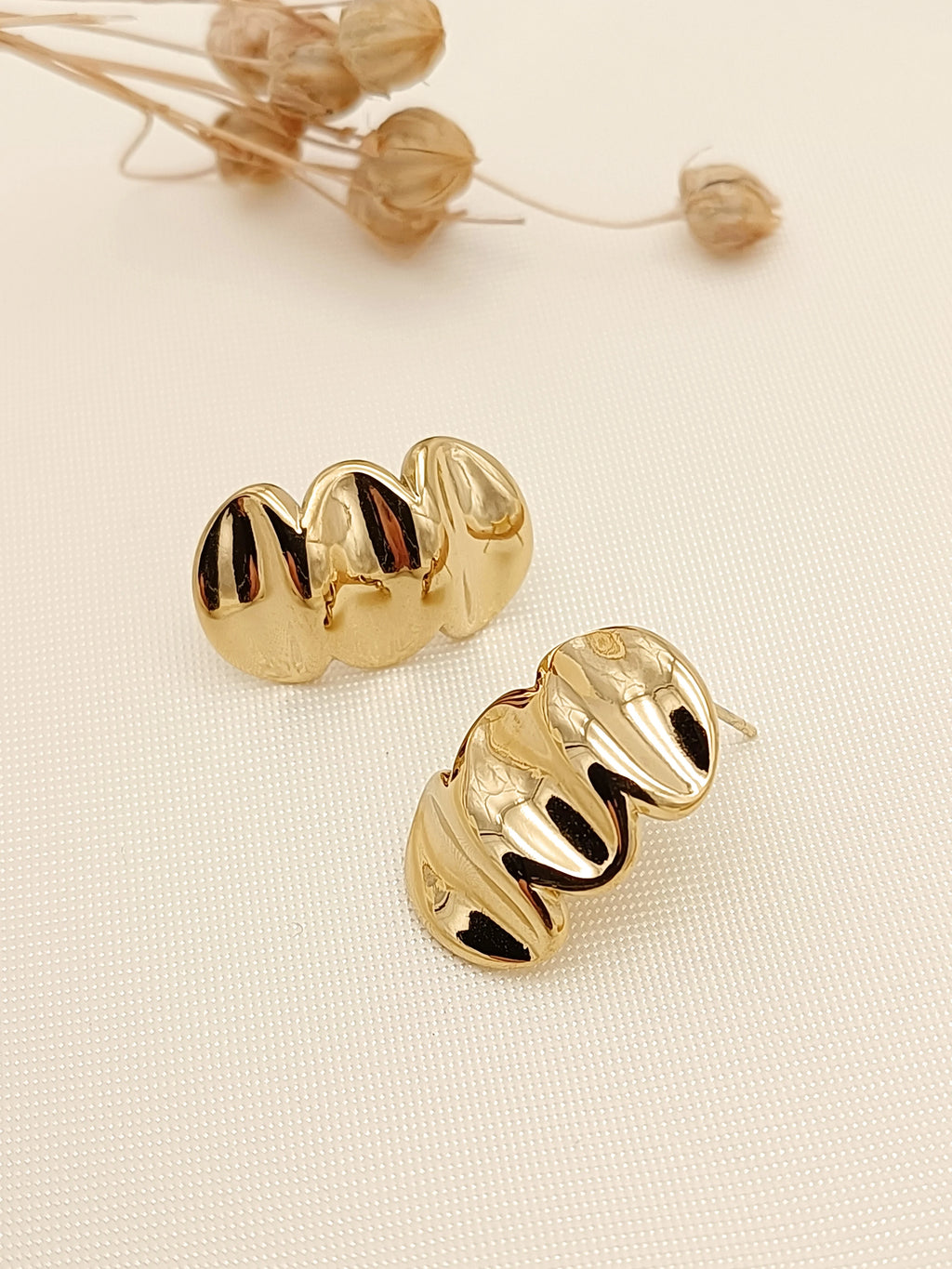 Boucles d'oreilles puces dorées