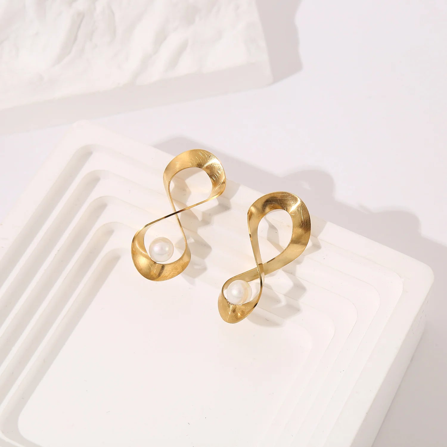 Boucles d’oreilles en 8 avec perles